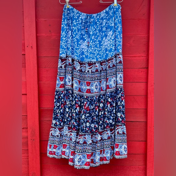 White stag tiered elastic waist with drawstring full skirt - Picture 2 of 7